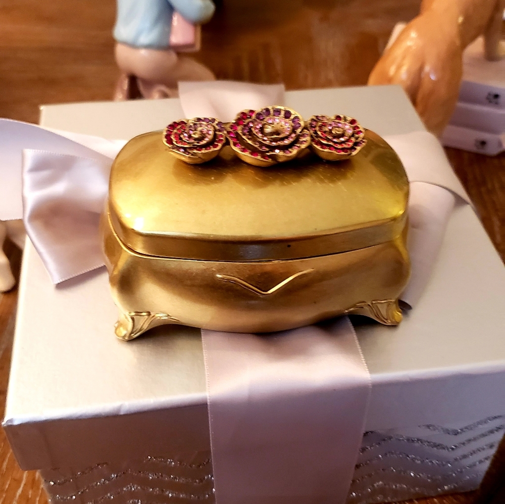 Lucky Brand  Goldtone Roses Jewelry Box